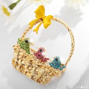 🆕️🐣🐰 EASTER BASKET WITH CHICKS BROOCH PIN🐰🐣